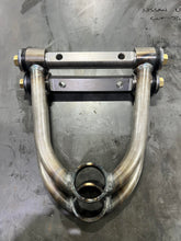 Load image into Gallery viewer, Cando 84-94 Toyota pickup upper control arms