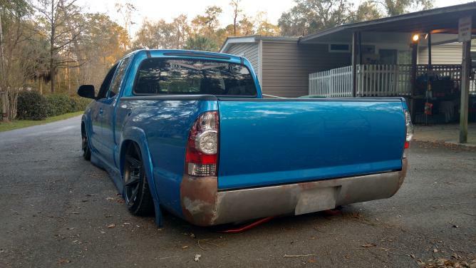 05-15 Toyota Tacoma Rollpan Curved with End Caps